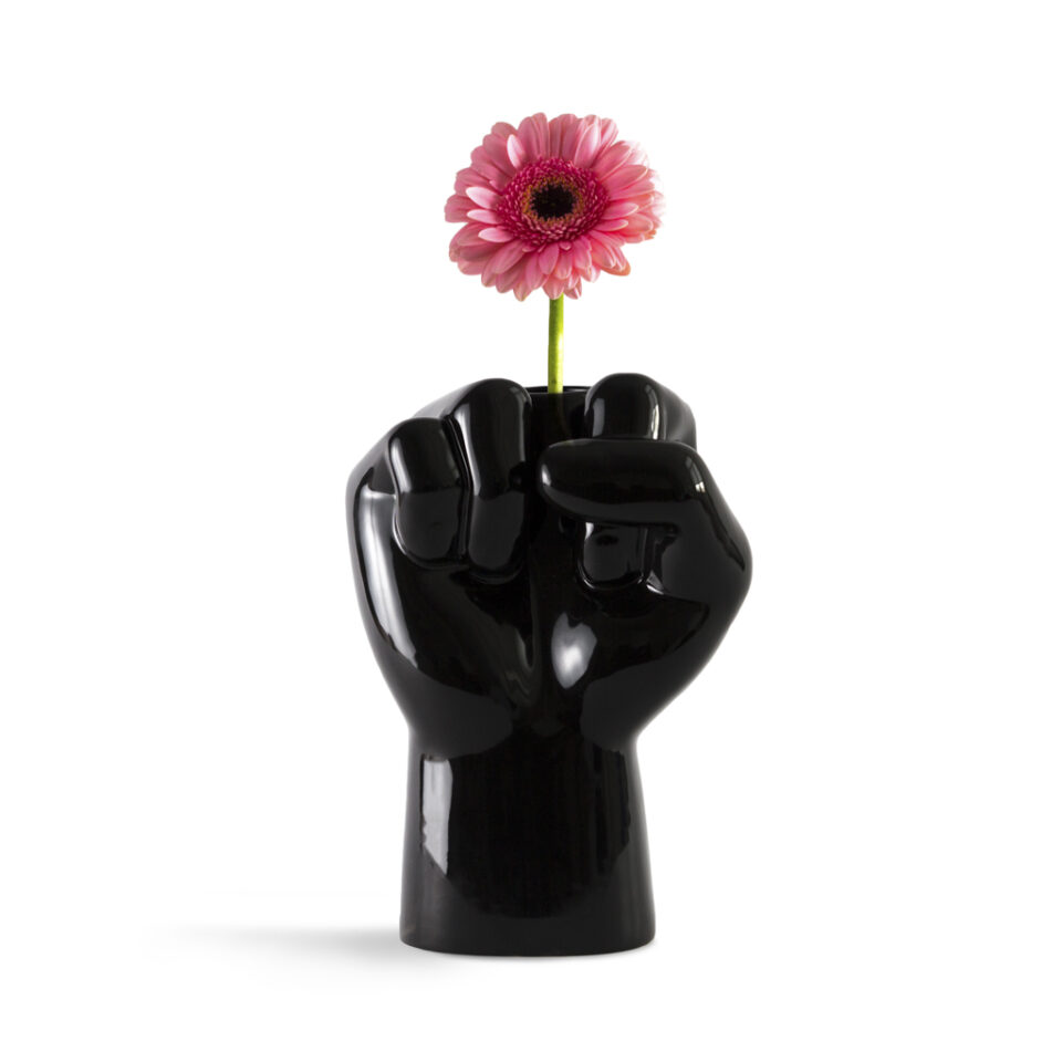 FV002_Werkwaardig_fckvase_black_front_flower_Low