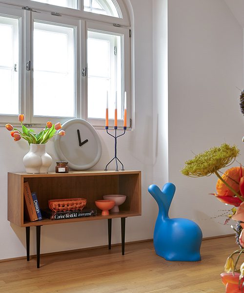 Werkwaardig_Whalechair_Blue_WC005_Twisted-Candleholder_Blue_TC003_RoundClock_Lightgrey_RC002_interior